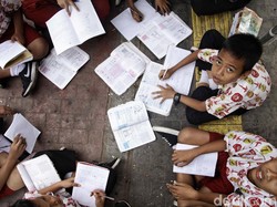 Mendikdasmen Usul PR Resensi Buku, Benarkah Bisa Bikin Siswa Jadi Kritis?