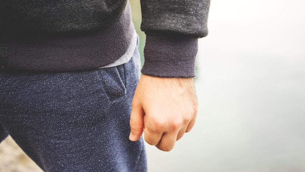 Viral Pria Banting Sopir Taksi di Tangsel, Polisi Turun Tangan