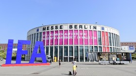 Polisi Amankan Puluhan Pengunjuk Rasa Anti-Lockdown di Berlin