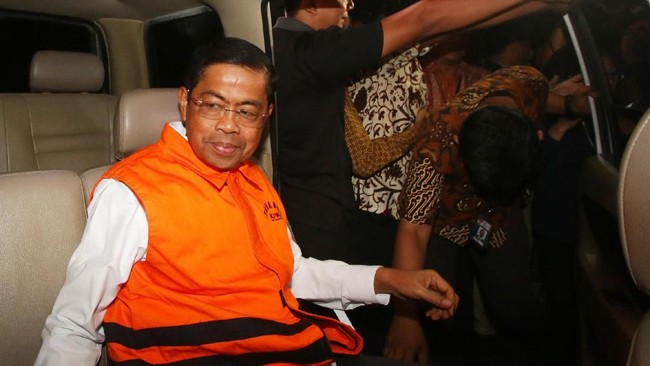 Direktur Utama PT PLN Sofyan Basir mengatakan mantan Menteri Sosial Idrus Marham sempat meminta bantuan 30 mobil jenazah untuk sejumlah daerah.