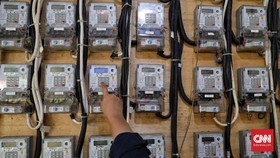 PLN Catat Konsumsi Listrik Turun, Warga Komplain Tagihan Naik