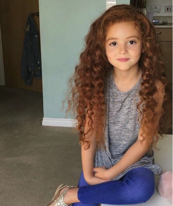 Punya Rambut Indah, Gadis Cilik Ini Seperti Boneka Deh