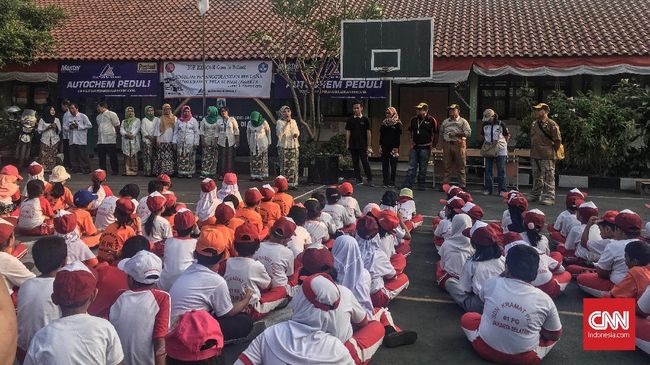 Untuk mengantisipasi agar dampak bencana alam tak berkepanjangan, siswa-siswi SD Kramat Pela 01 Pagi, Jakarta Selatan belajar soal sosialisasi mitigasi bencana.
