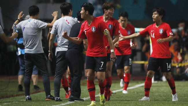 Timnas Korea Selatan mempertahankan medali emas di Asian Games 2018 setelah mengalahkan Jepang 2-1 pada laga final cabang sepak bola di Stadion Pakansari.