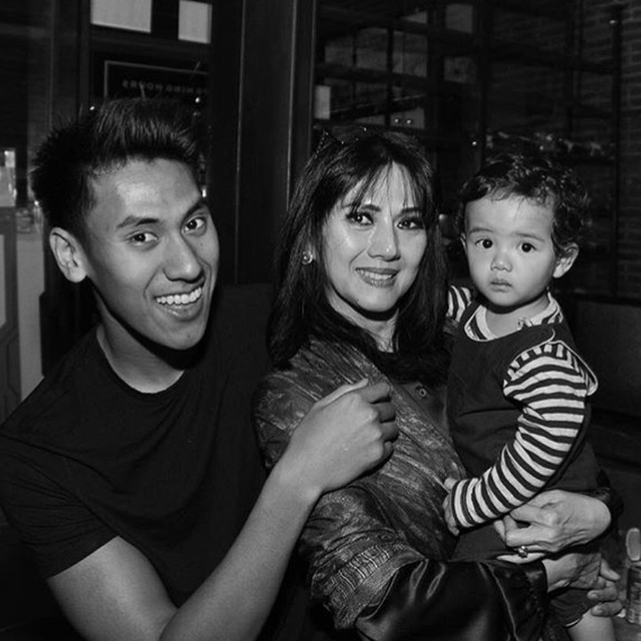 <p>Di mata Sean, ibunya ibarat permata yang amat berharga. (Foto: Instagram/ @gelaelized)  </p>