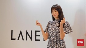 Lee Sung Kyung Akui Tak Terapkan Skincare Rutin ala Korea