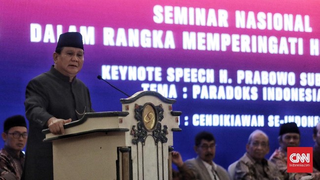 Bakal calon presiden 2019 Prabowo Subianto menyatakan sedang menggalang dukungan dari seluruh kalangan untuk bersaing dengan Joko Widodo.