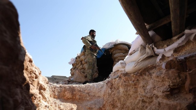 Kelompok jihadis yang menguasai provinsi Idlib, Suriah meledakkan dua jembatan sebagai antisipasi serangan pasukan pemerintah dan Rusia ke wilayah itu.
