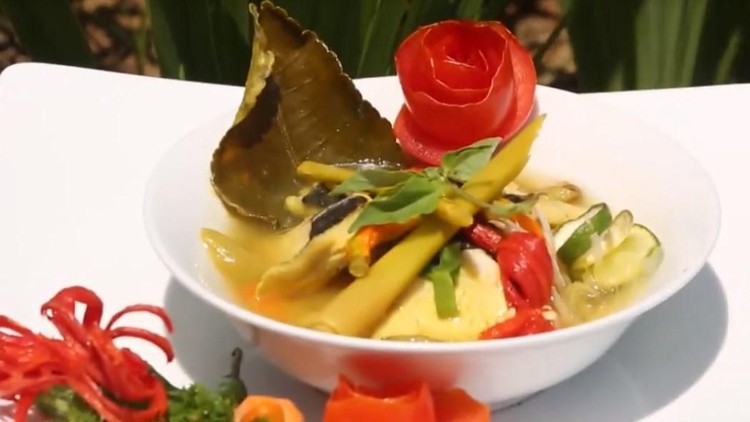 Menu Baru Nih, Resep Pindang Koyong Banyuwangi Di weekend ini Bunda masih bingung mau masak apa? Resep pindang koyong Banyuwangi ini bisa jadi inspirasi lho, Bun.