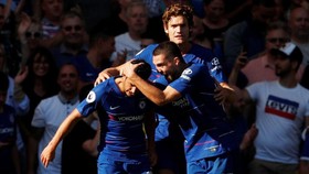 Bungkam Bournemouth, Chelsea Tempel Liverpool di Puncak