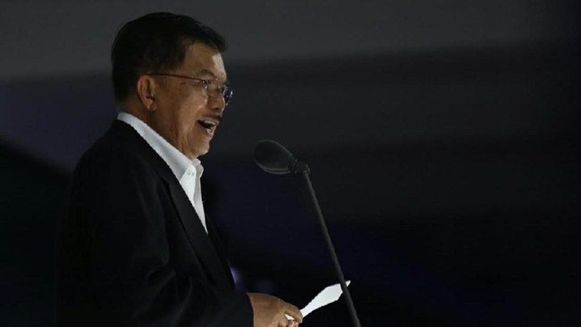Wapres Jusuf Kalla (JK) memberikan pembekalan bagi puluhan calon dubes Indonesia, Jumat (9/11). Salah satu hal yang ditekankan adalah kerja sama ekonomi.