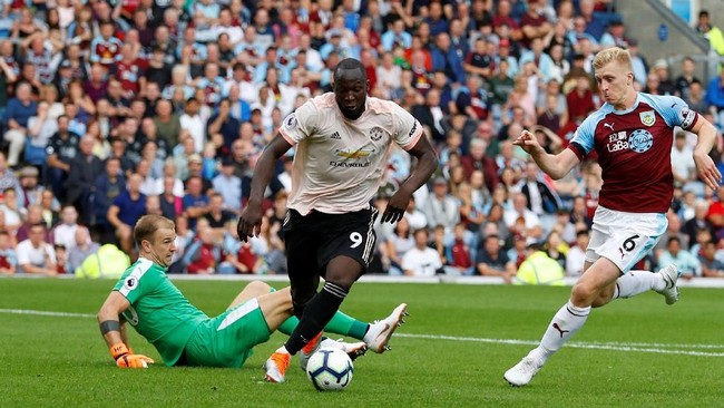 Sejumlah perubahan terjadi dalam daftar klasemen sementara Liga Primer Inggris usai Manchester United mengalahkan Burnley di Stadion Turf Moor, Minggu (2/9).