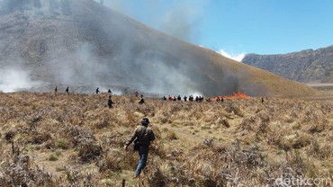 img-title Terpopuler: Bromo Masih 'Panas' hingga Raffi Ahmad Buat Istri Sapri Nangis