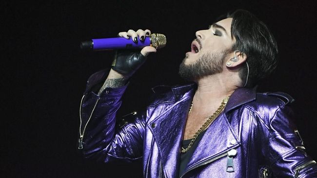 Adam Lambert berkolaborasi dengan gitaris funk Nile Rodgers dalam single terbarunya yang bertajuk Roses.