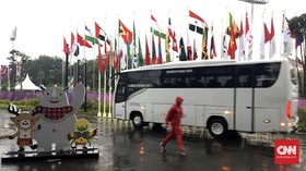 GBK Diguyur Hujan Jelang Upacara Penutupan Asian Games 2018