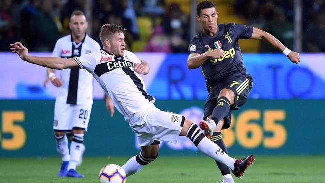 Cristiano Ronaldo masih belum mampu mencetak gol perdana di Liga Italia, namun Juventus tetap menang saat bertamu ke markas Parma, Sabtu (1/9).