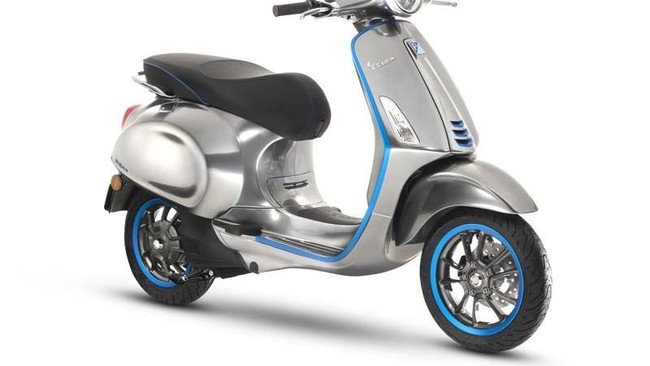 Skuter terbaru, Vespa Elettrica, akan diproduksi di pabrik Piaggio di Pontedera, Tuscany, Italia.