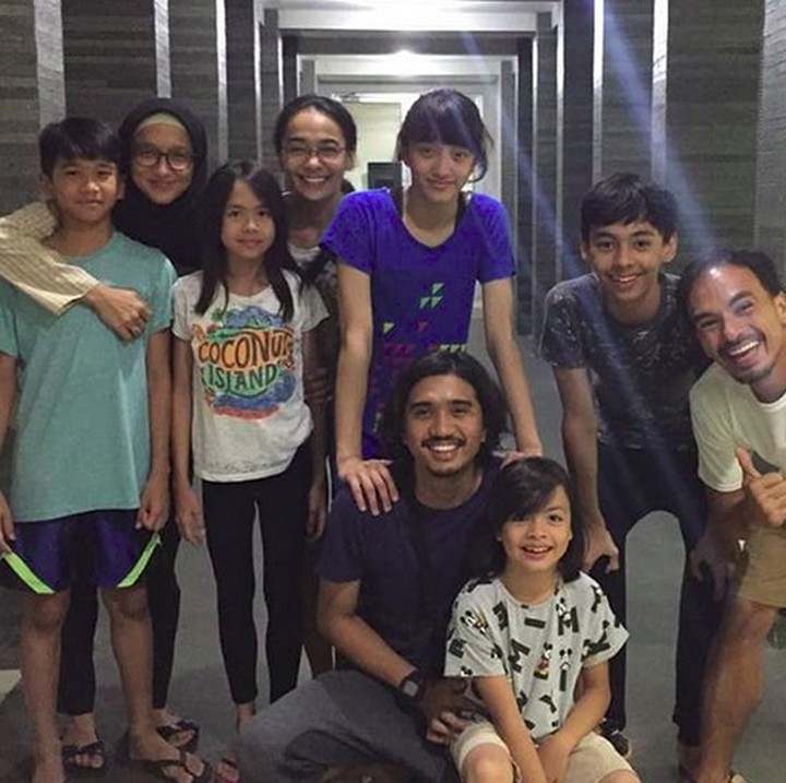 <p>Keluarga besar nih. Saat keluarga Adel-Duta kumpul bareng keluarga Ananda-Attar. (Foto: Instagram/ @ ananda_faturrahman)  </p>