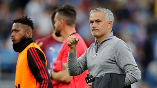 Setelah mempersembahkan kemenangan kedua Manchester United, Minggu (2/9), Jose Mourinho menyindir orang-orang yang tak suka dengan keberhasilan The Red Devils.