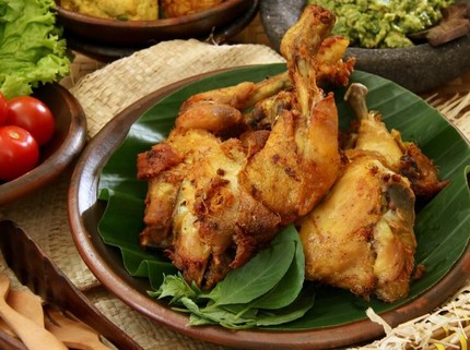Resep Ayam Cabai Hijau Pedas ala Masakan Padang yang Nikmat Abis