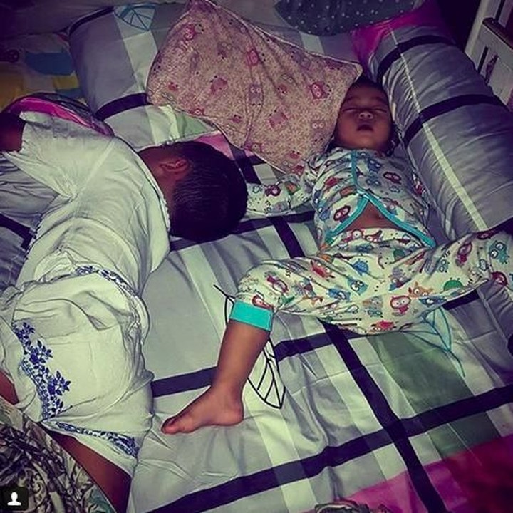 <p>Pulas banget ya tidurnya. (Foto: Instagram @shezy_idris)</p>