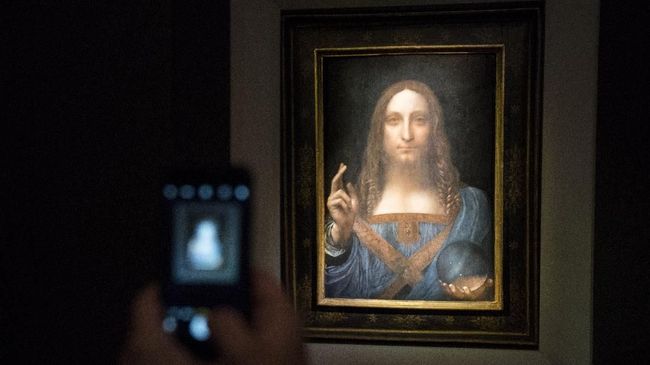 Lukisan Salvator Mundi karya Leonardo da Vinci disebut pernah dipajang di perahu milik Pangeran Salman selama beberapa tahun.