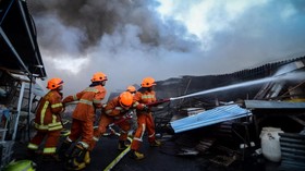 Pasar Sederhana Bandung Terbakar, Pedagang Berhamburan