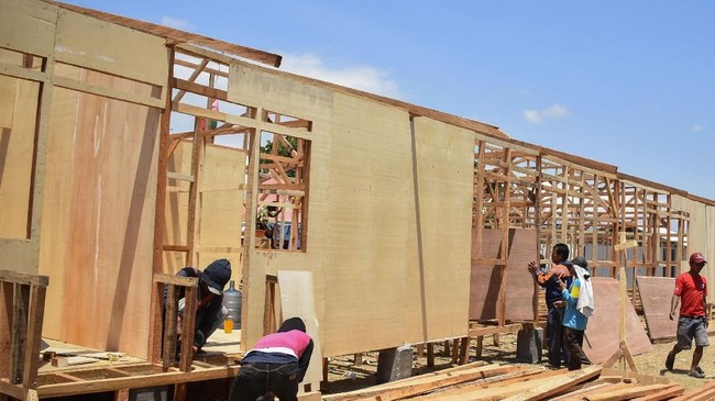 Kementerian PUPR mengaku masih kekurangan lahan seluas 13 Hektare untuk membangun sekitar 400 unit Hunian Sementara (Huntara) di Palu, Sulawesi Tengah.