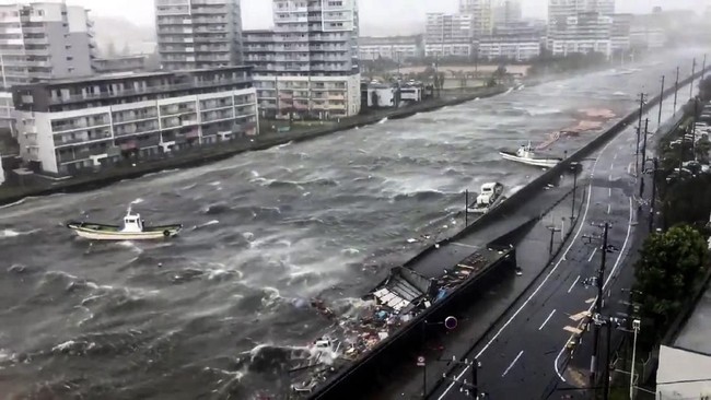 Pasca topan Jebi melanda Jepang beberapa waktu lalu, akhir pekan ini topan Tremi juga akan hantam Jepang akhir pekan ini.