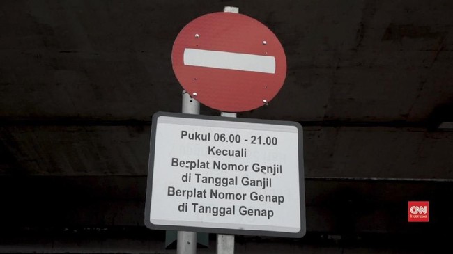 Skema ganjil genap selama 15 jam sehari dinilai positif untuk menekan kemacetan saat jam makan siang, meski perlu ada perbaikan integrasi angkutan umum.