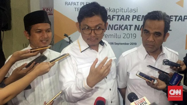 Para sejen partai koalisi partai pendukung Prabowo-Sandiaga menggelar rapat di Jalan Daksa I, Jakarta Selatan untuk membicarakan persiapan timses dan kampanye.