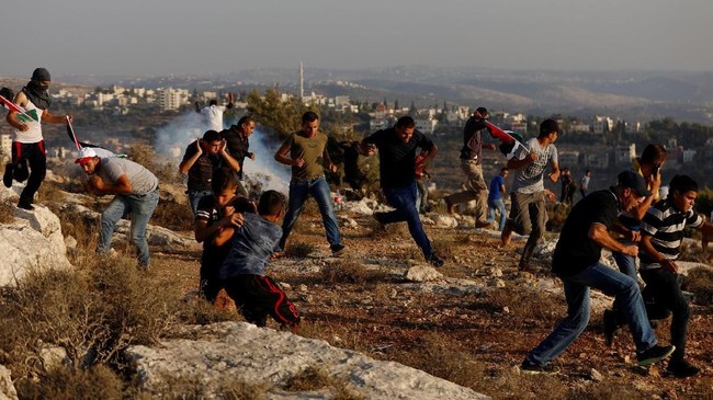 Tiga orang tewas, termasuk seorang anak berusia 12 tahun setelah ditembak tentara Israel saat bentrok di Jalur Gaza.