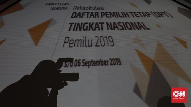KPU membuka periode perbaikan selama 60 hari untuk DPT yang telah ditetapkan Minggu (16/9). Angka 181,1 juta lebih rendah dari jumlah 181,7 sebelumnya.