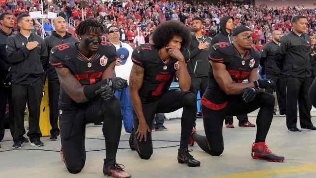Iklan terbaru Nike yang melibatkan mantan pemain NFL Colin Kaepernick menimbulkan kontroversi terkait isu rasial.