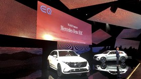 FOTO: Mercedes-Benz Siap Saingi Tesla dengan EQC