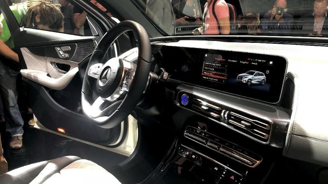 Malaysia bakal mengembangkan mobil nasional baru sebagai pengganti Proton yang kini dimiliki manufaktur otomotif China, yaitu Zhejiang Geely Holding Group.
