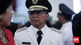 Gubernur Wayan Koster Legalkan Arak Bali