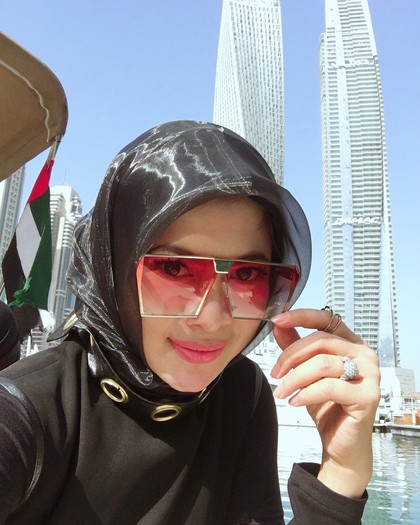 Foto: Gaya Mewah Politisi Cantik Berhijab, Kader Golkar