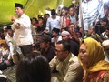 Prabowo Ditemani Titiek Soeharto Santuni Korban Gempa Lombok