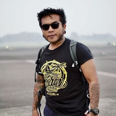 Unggah Momen Kebersamaan Buka Puasa, Istri Erix Soekamti Nambah Lagi?