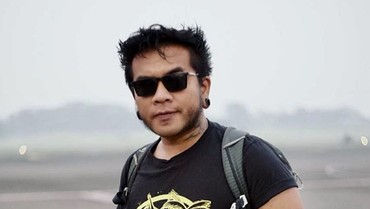 Unggah Momen Kebersamaan Buka Puasa, Istri Erix Soekamti Nambah Lagi?