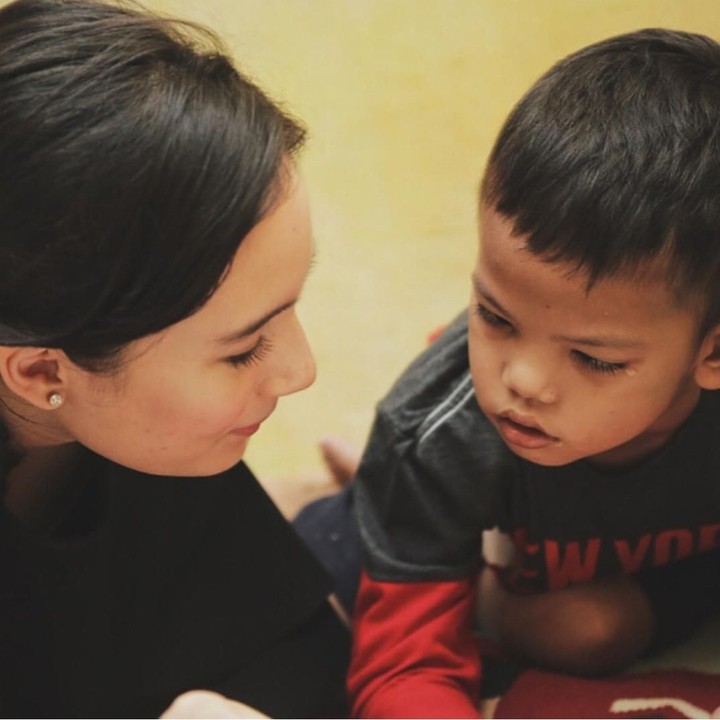 <p>Sedang ngobrol apa ya mereka berdua? (Foto: Instagram @tatjanasaphira)</p>