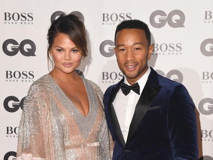 Chrissy Teigen & John Legend Ungkapkan Cinta ke Anak Lewat Tato