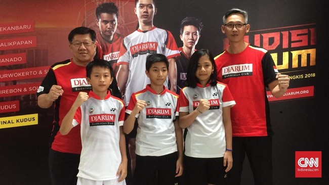 Pembinaan atlet-atlet bulutangkis Indonesia dianggap sudah berada di jalur yang benar dan tidak perlu meniru yang digunakan di China.