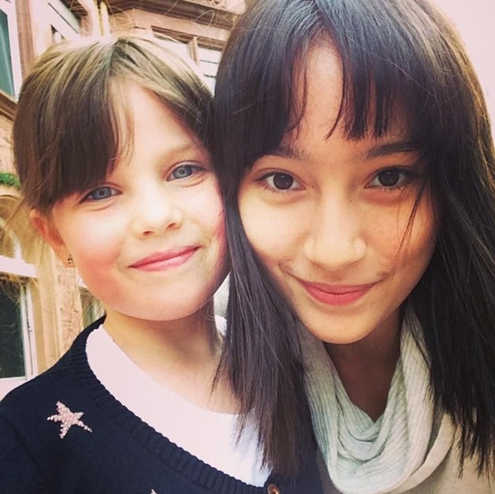 <p>Senyumnya sama-sama manis. (Foto: Instagram @tatjanasaphira)</p>