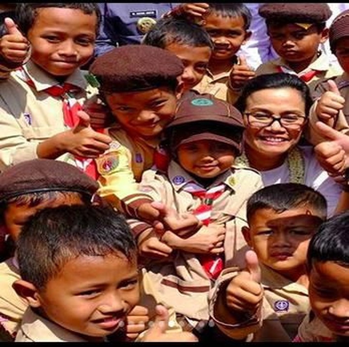 <p>Jangan lupa jempolnya ya. Satu, dua, tiga, cheeseeee! (Foto: Instagram @smindrawati)<br /><br /></p>