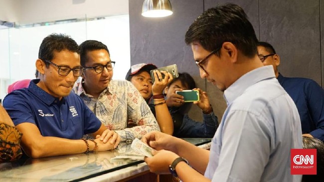 Bakal calon wapres Sandiaga Uno mengkliam telah menukarnya sejumlahnya dolarnya untuk menguatkan mata uang rupiah.