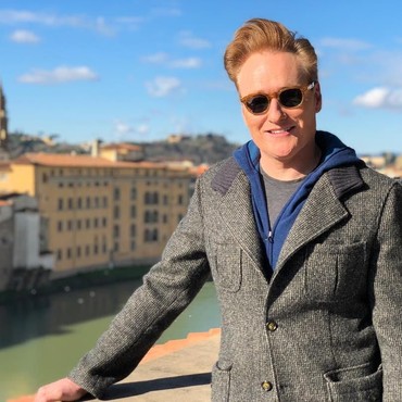 Berapa Bayaran Conan O'Brien sebagai Host Oscars 2026?