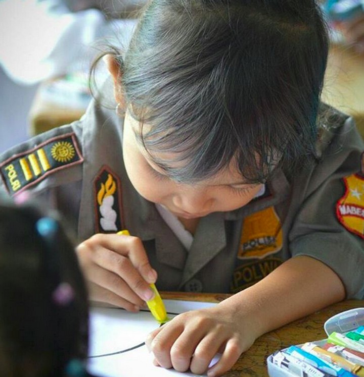 Aksi Keren Anak-anak Saat Jadi Polwan Cilik