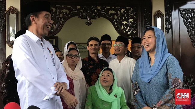 Presiden Jokowi meminta restu kepada Sinta Nuriyah Abdurrahman Wahid menjelang Pilpres 2019. Sinta mengatakan, sebagai orang tua dia akan memberikan restu.